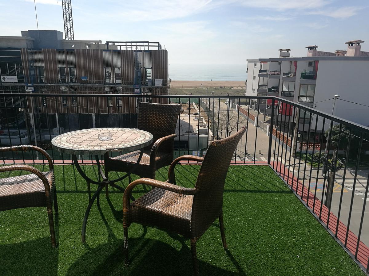 Hotel Beach Playa Кастельдафелс Екстер'єр фото
